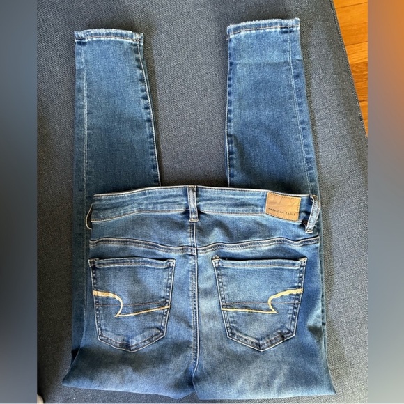 American Eagle Outfitters Blue Skinny Jeans with Vintage Wash - Picture 2 of 5